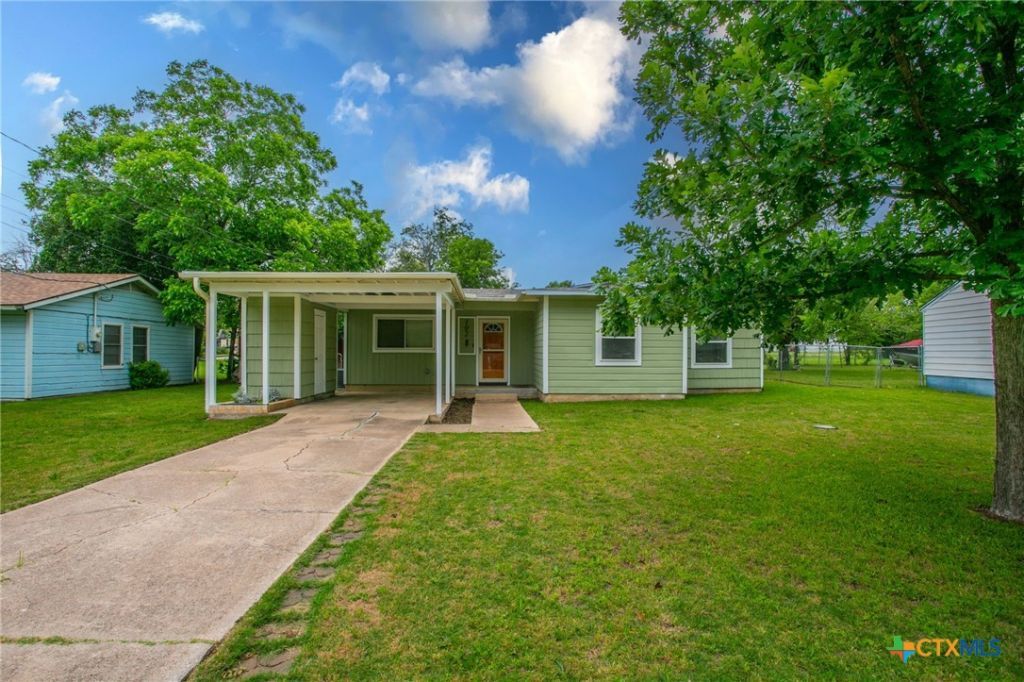 102 Circle Drive, Belton, TX 76513 Main Photo