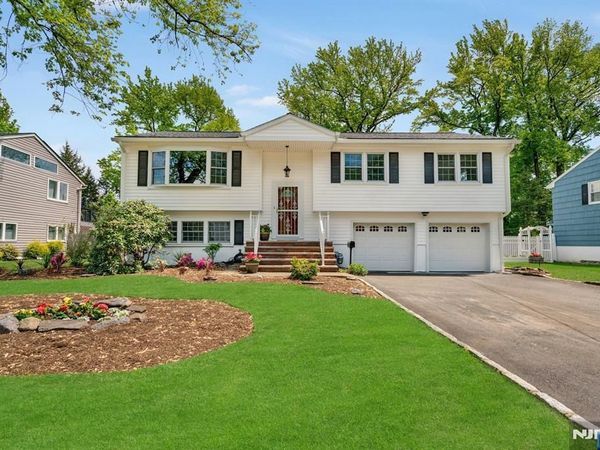 98 Vassar Drive, PARAMUS, NJ 07652