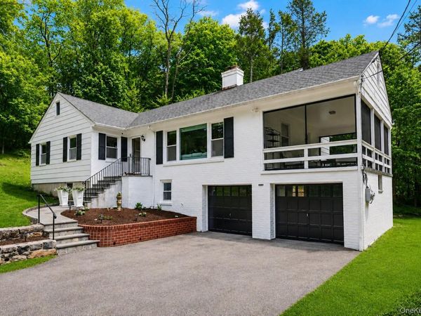 28 Valley View Road , Chappaqua, NY 10514