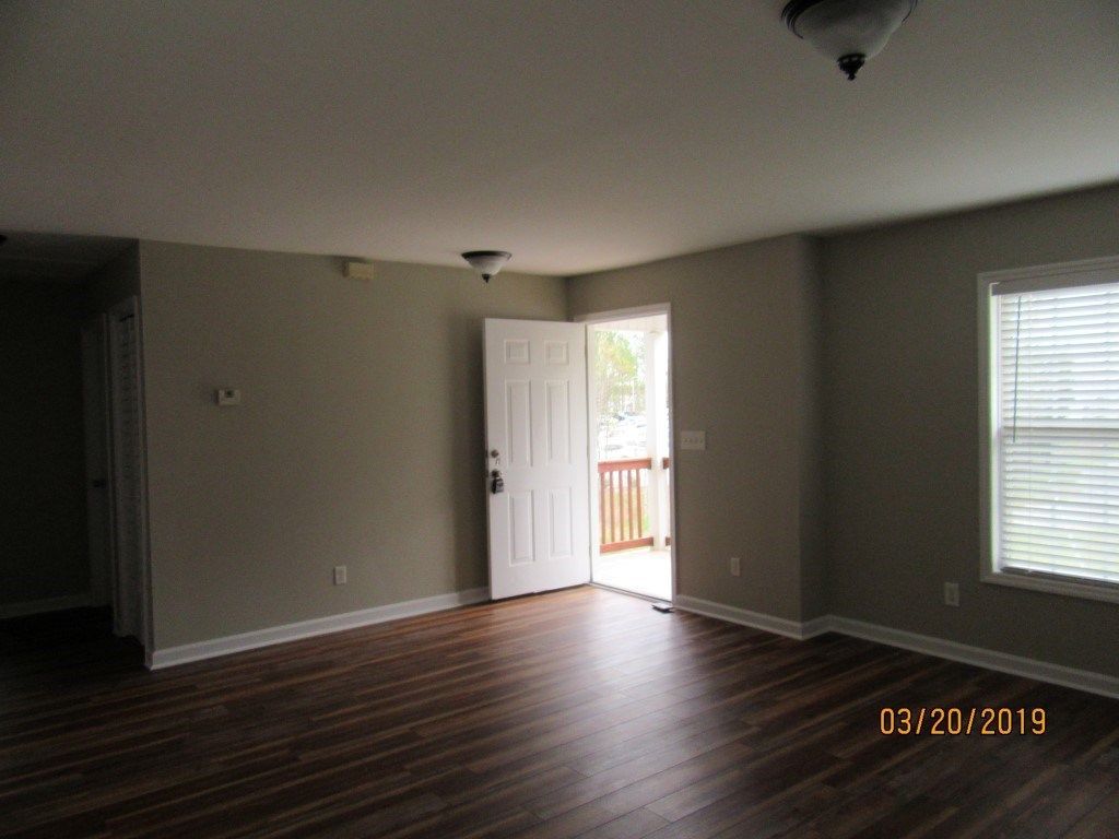 189 Sawhorse Dr.  Photo 5