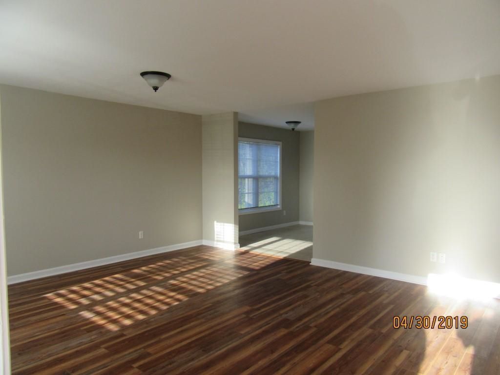 189 Sawhorse Dr.  Photo 7