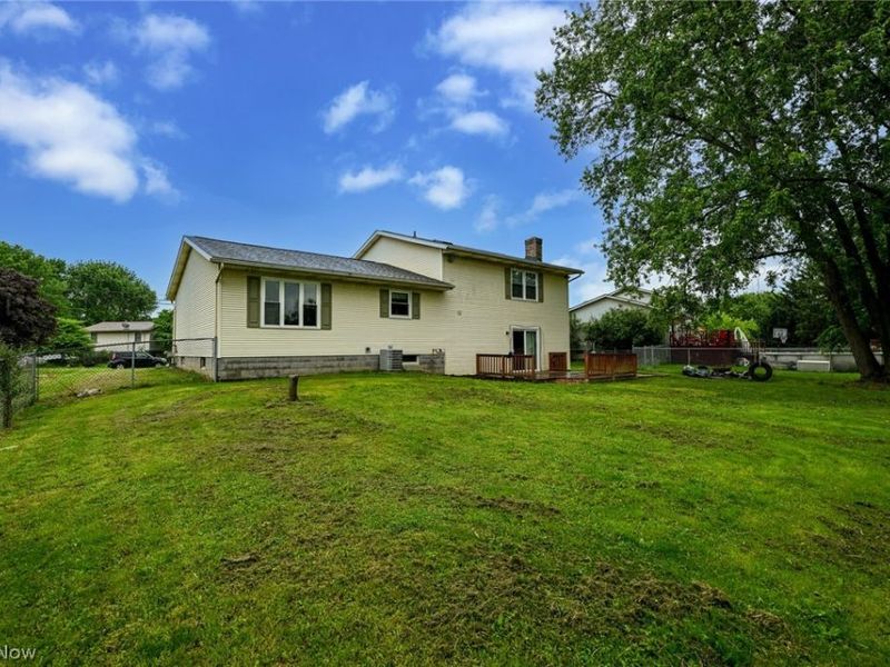 5323 Francesca Street NE, Louisville, OH 44641 Photo 11