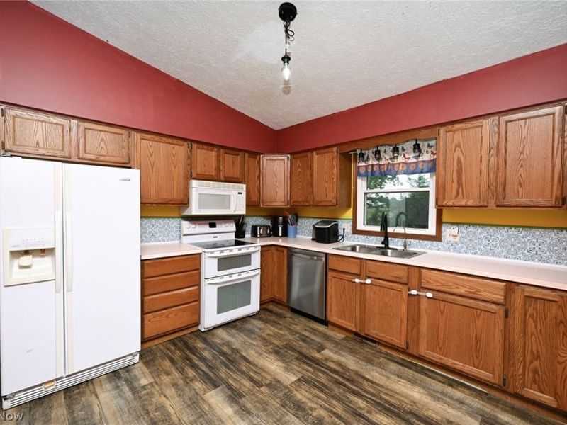 5323 Francesca Street NE, Louisville, OH 44641 Photo 22