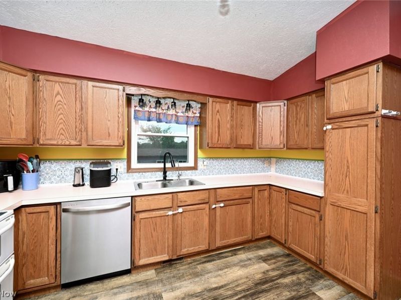 5323 Francesca Street NE, Louisville, OH 44641 Photo 23