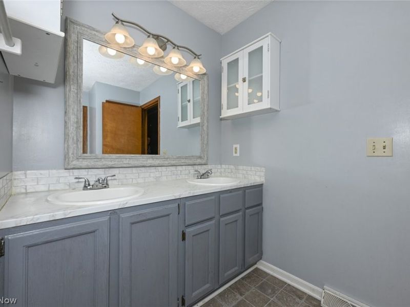 5323 Francesca Street NE, Louisville, OH 44641 Photo 35
