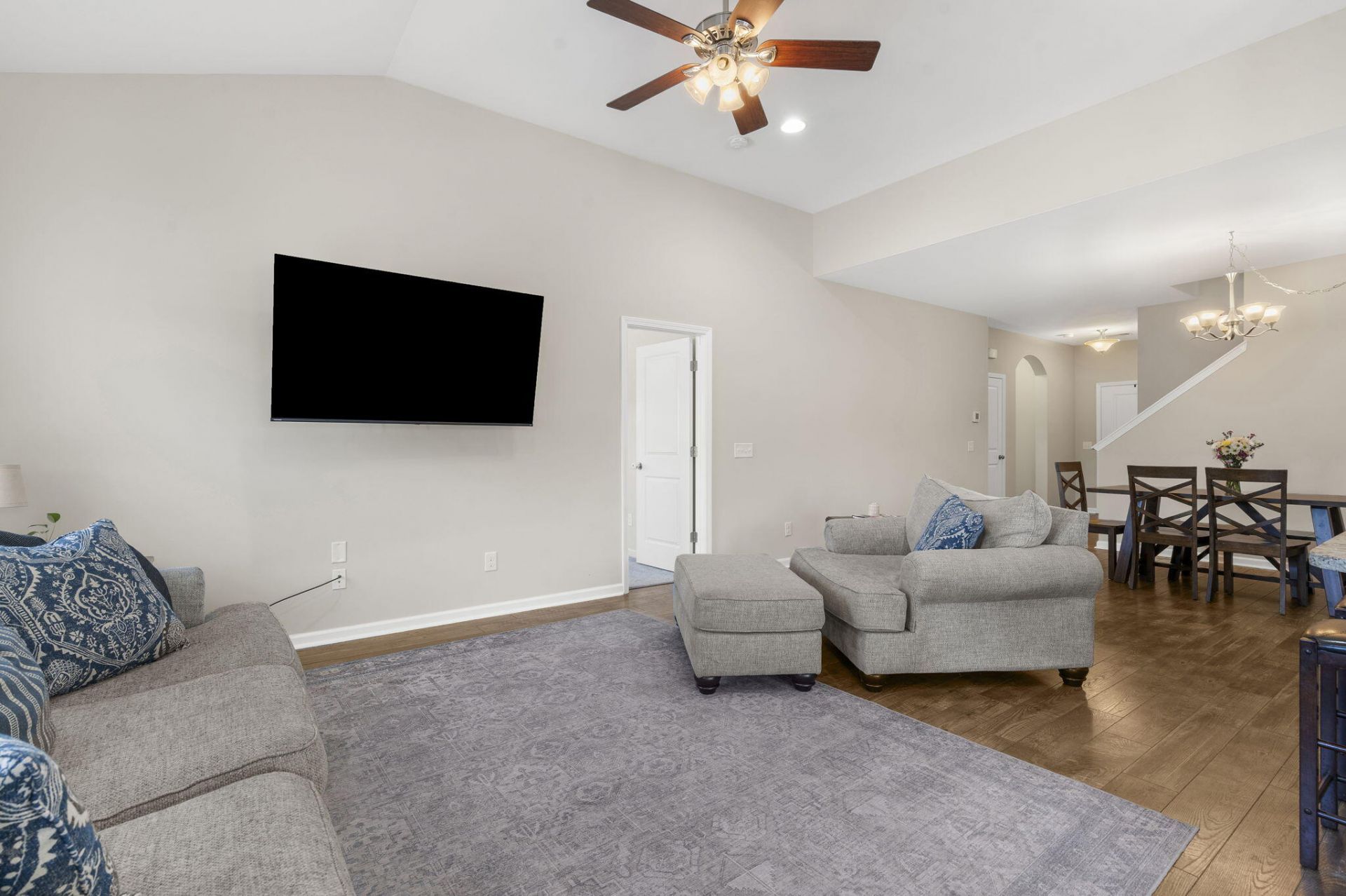 3310 Zoe Street Photo 14