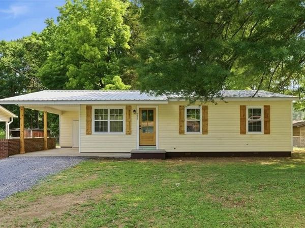911 Bomar Street , La Fayette, GA 30728