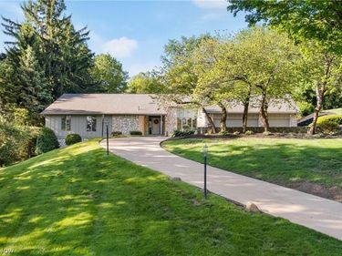 3200 Croydon Drive NW, Canton, OH 44718