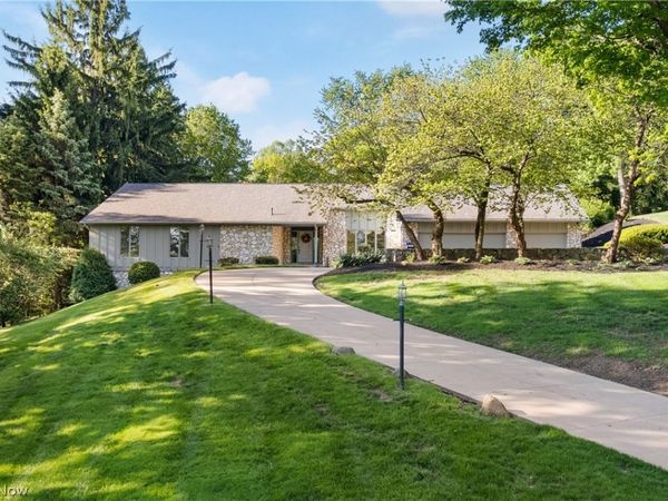 3200 Croydon Drive NW, Canton, OH 44718