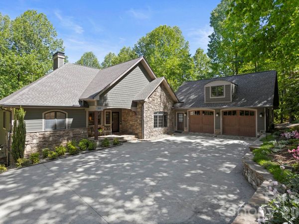 20 Fernridge Court, Flat Rock, NC 28731