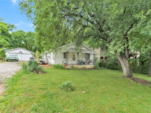 27 Martin Luther King Jr Boulevard , Fayetteville, AR 72701