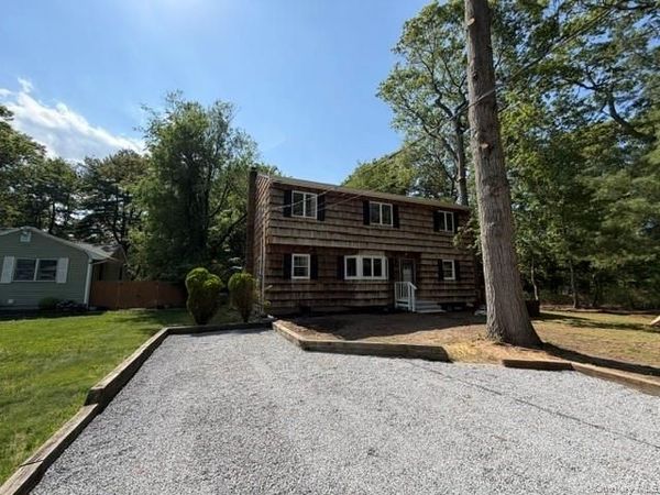 130 Park Lane , Middle Island, NY 11953