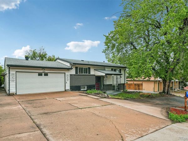 926 S Robb Way, Lakewood, CO 80226
