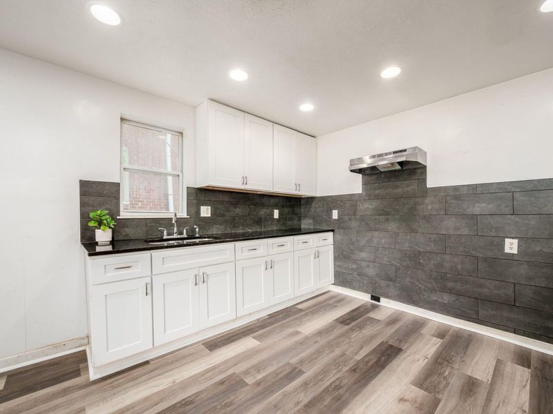 100 S Oakley Avenue, Columbus, OH 43204 Photo 4