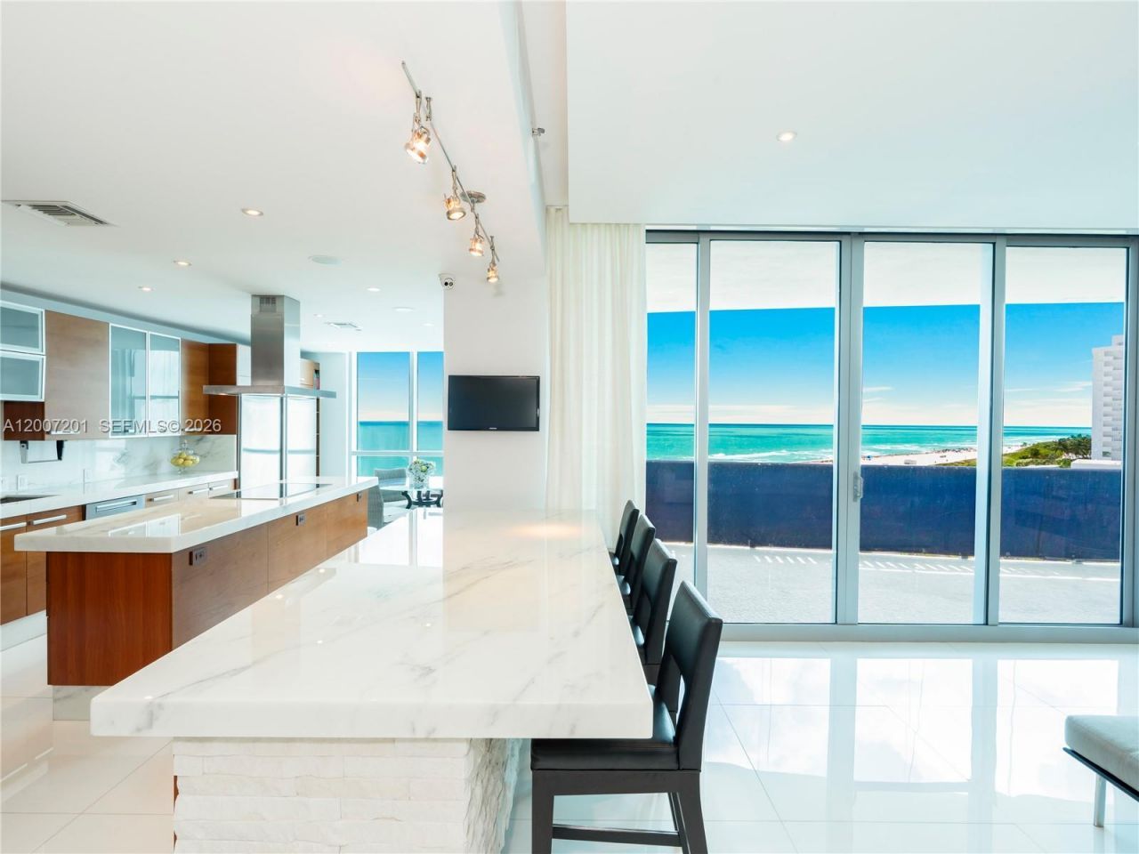 5959 Collins Ave , Unit 906, Miami Beach, FL 33140 Photo