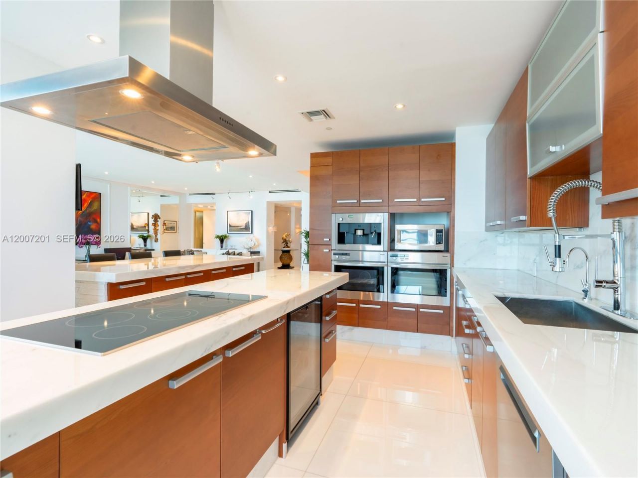 5959 Collins Ave , Unit 906, Miami Beach, FL 33140 Photo