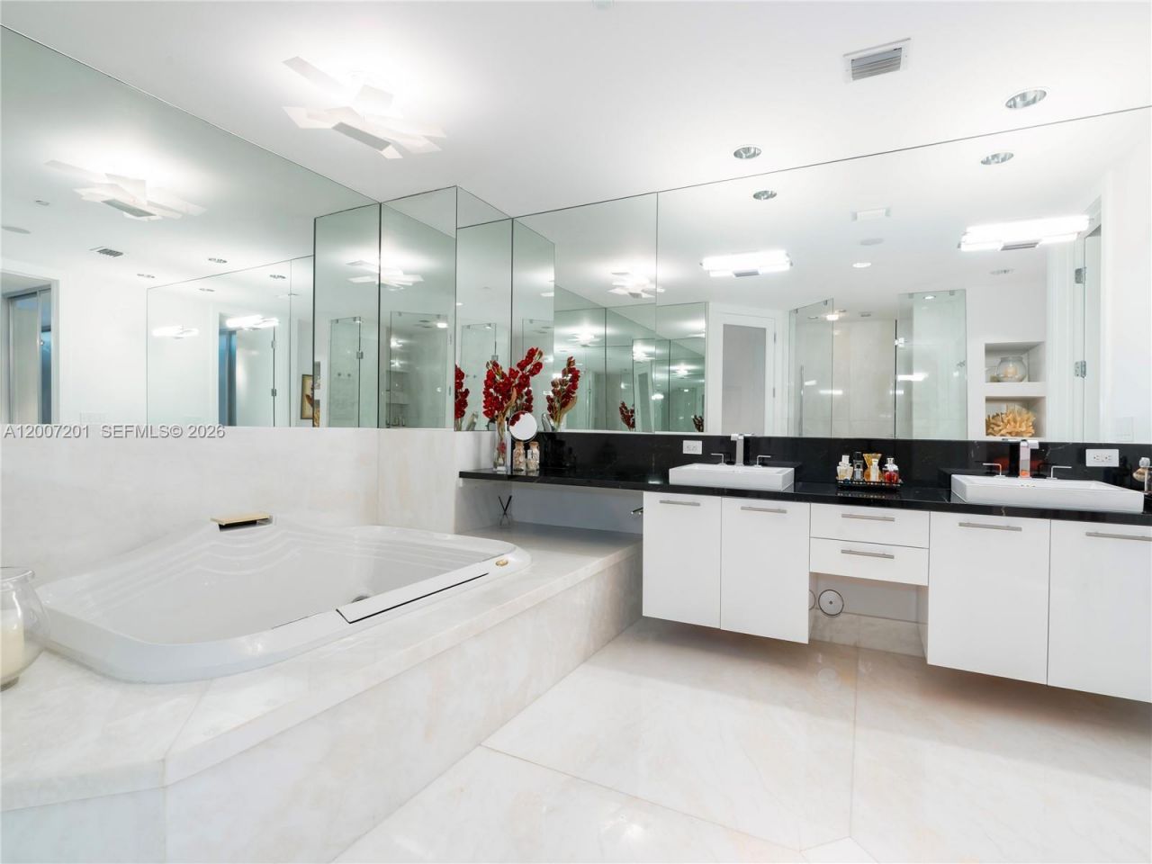 5959 Collins Ave , Unit 906, Miami Beach, FL 33140 Photo
