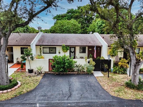 13932 Kendale Lakes Dr , Unit 13932, Miami, FL 33183