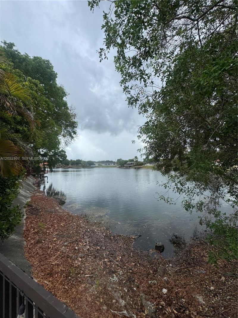 13932 Kendale Lakes Dr , Unit 13932, Miami, FL 33183 Photo