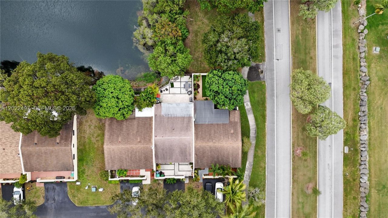 13932 Kendale Lakes Dr , Unit 13932, Miami, FL 33183 Photo