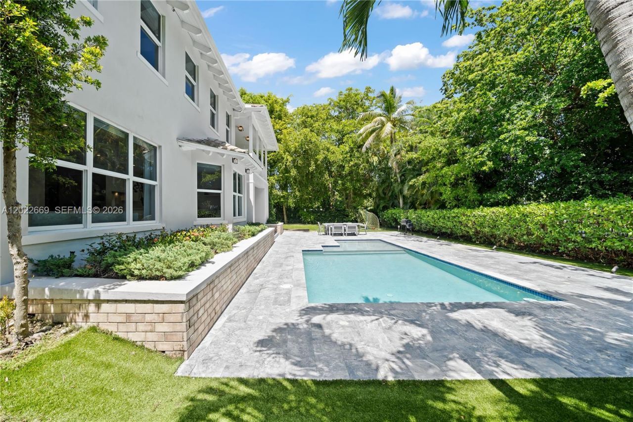 5700 SW 86th St , South Miami, FL 33143 Photo