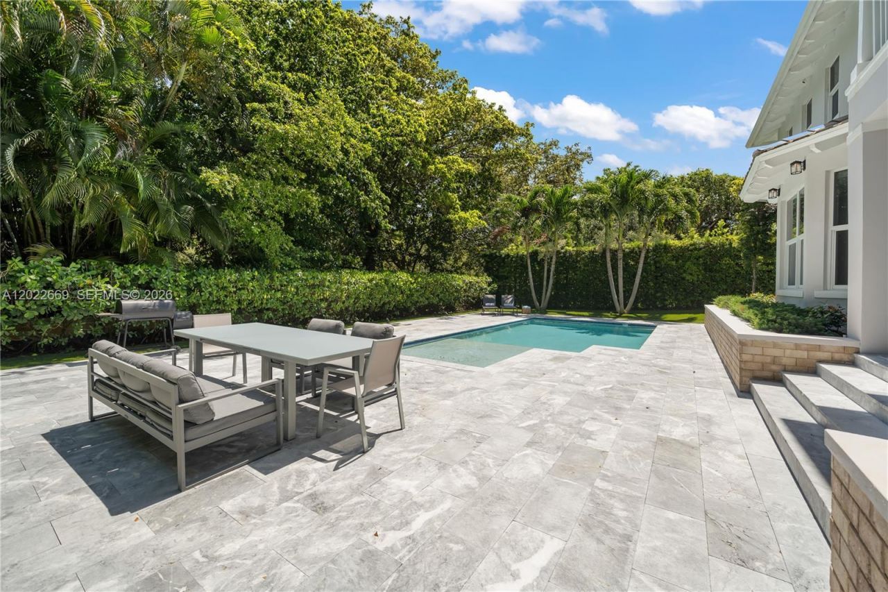 5700 SW 86th St , South Miami, FL 33143 Photo