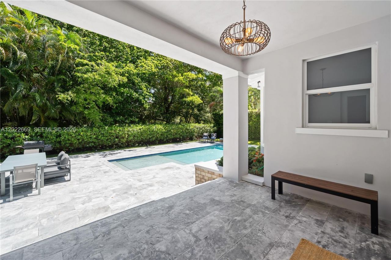 5700 SW 86th St , South Miami, FL 33143 Photo