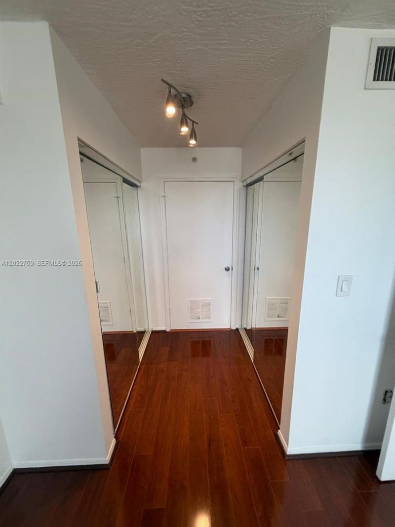 102 SW 6th Ave , Unit 305, Miami, FL 33130 Photo