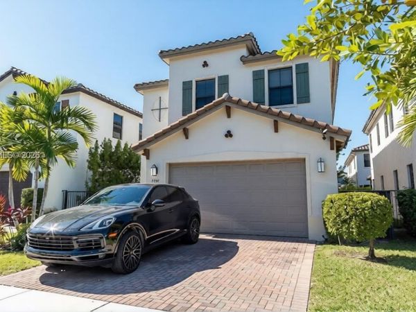 9794 W 34th Ct , Hialeah, FL 33018