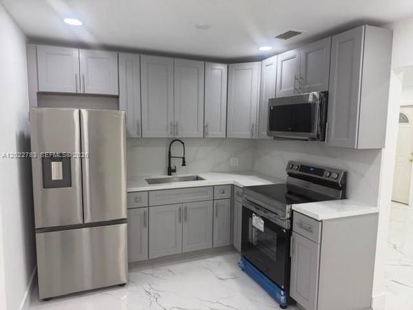 1001 S 62nd Ave , Hollywood, FL 33023