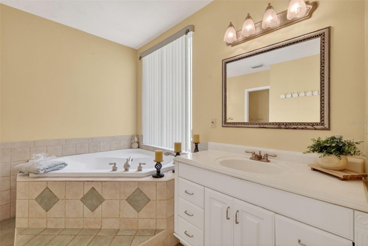 493 Malauka Loop, Ocklawaha, FL 32179 Photo