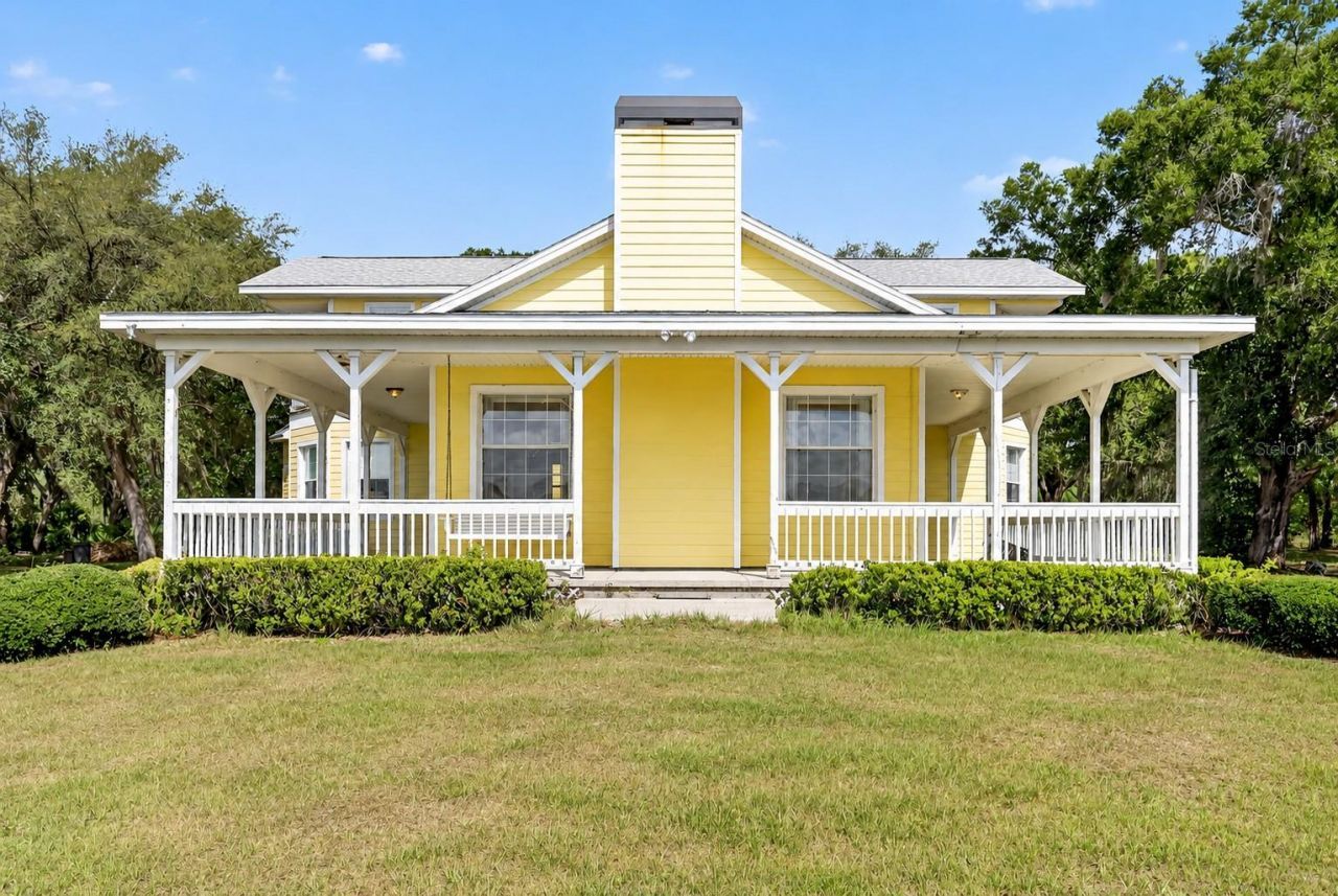 493 Malauka Loop, Ocklawaha, FL 32179 Photo