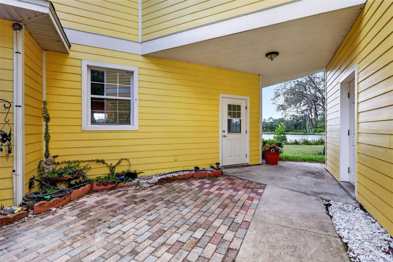493 Malauka Loop, Ocklawaha, FL 32179 Photo