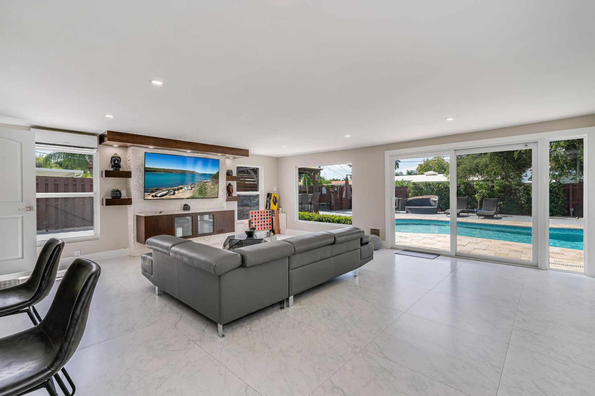 300 SE 8th Court, Pompano Beach, FL 33060 Photo