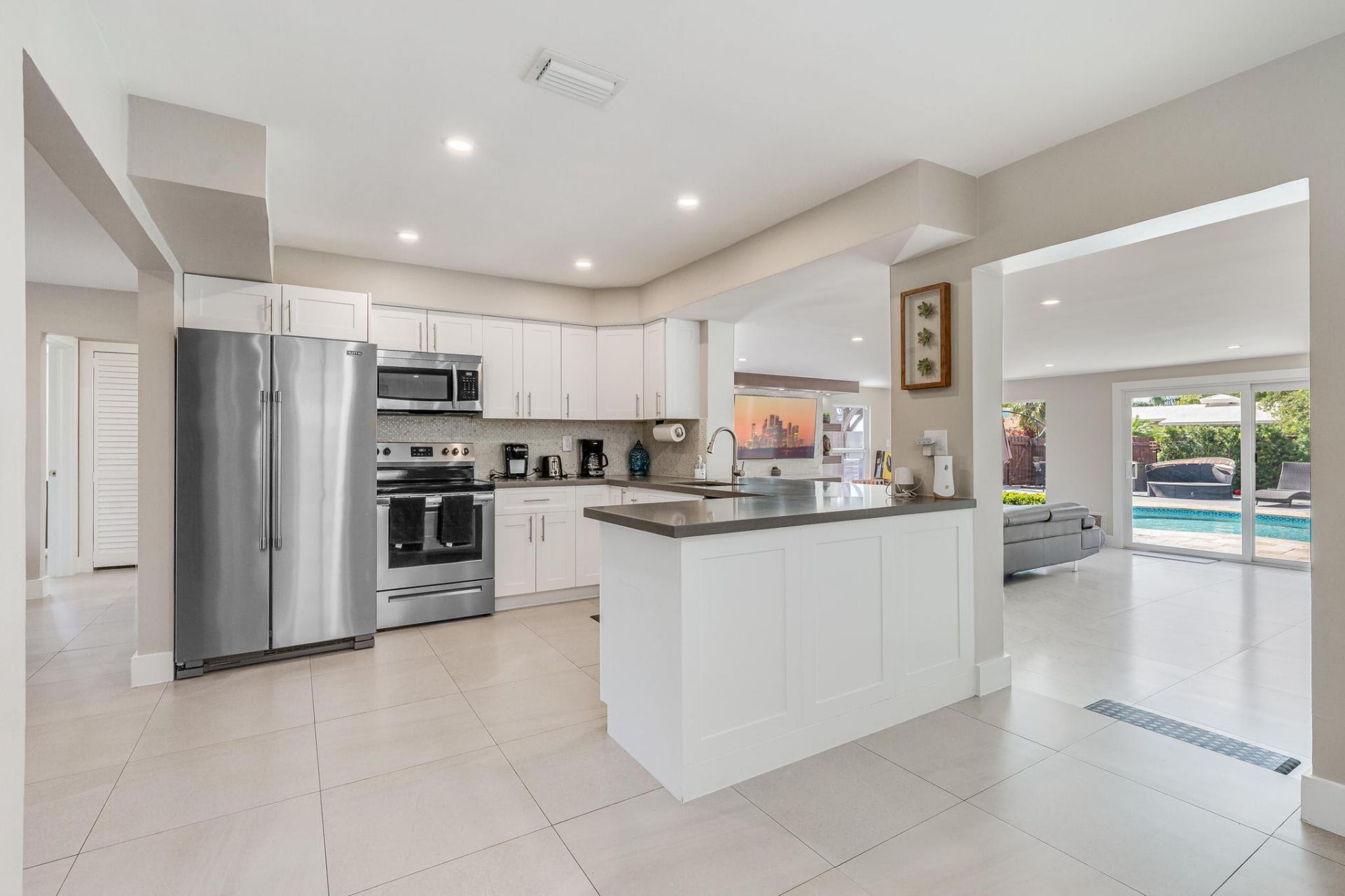 300 SE 8th Court, Pompano Beach, FL 33060 Photo