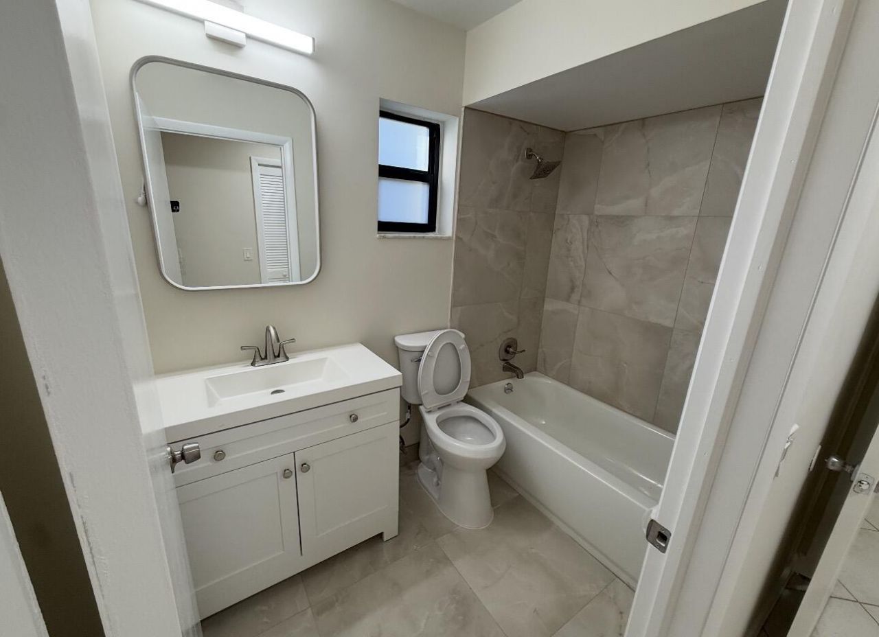 9083 W Highland Pines Drive, Unit 9083, Palm Beach Gardens, FL 33418 Photo