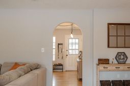 110 Wicker Court photo 4