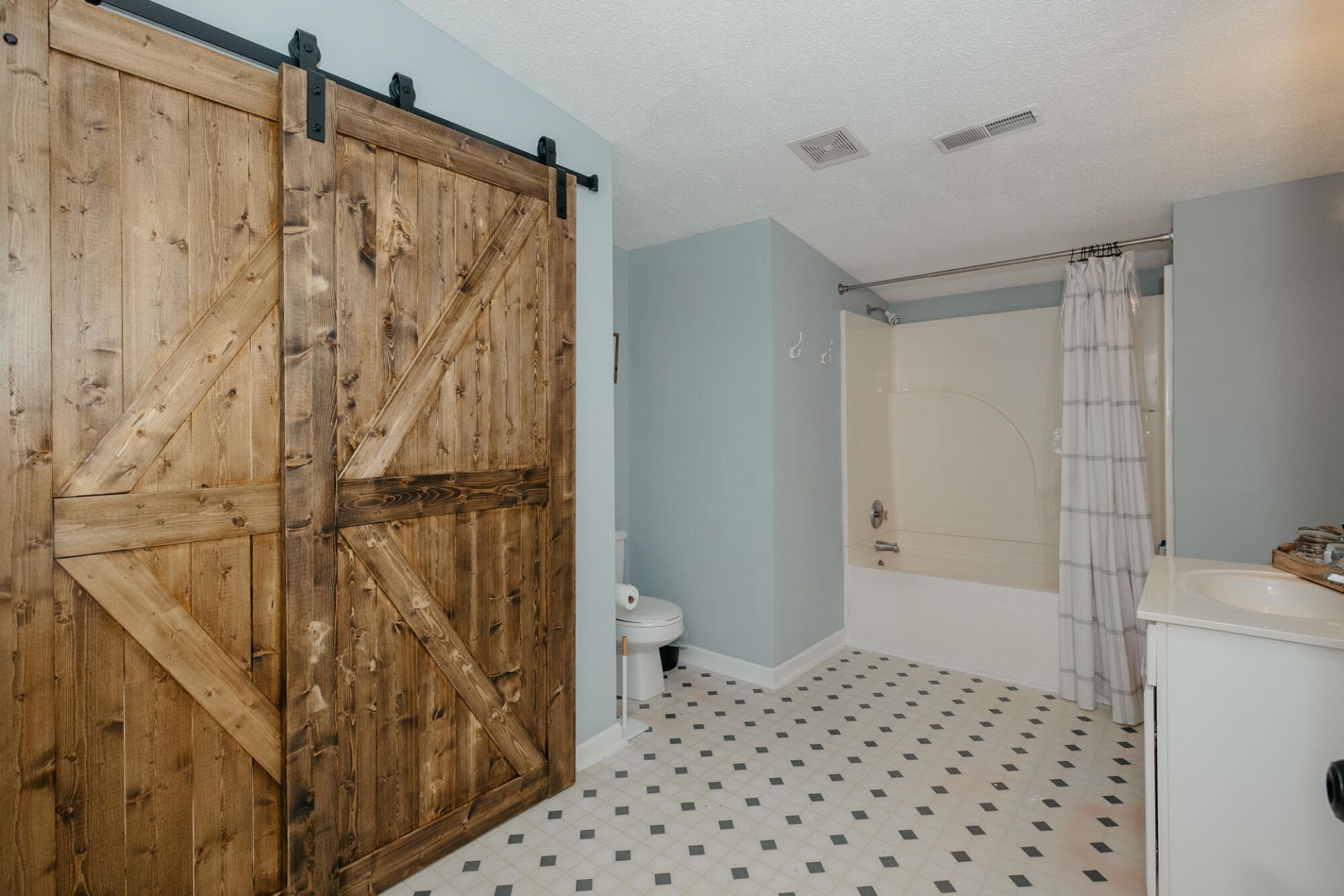 110 Wicker Court Photo 31
