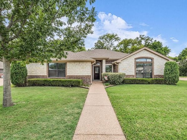 814 Springdale Circle , Lorena, TX 76655