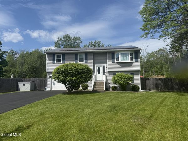 32 Scully Avenue, Latham, NY 12110