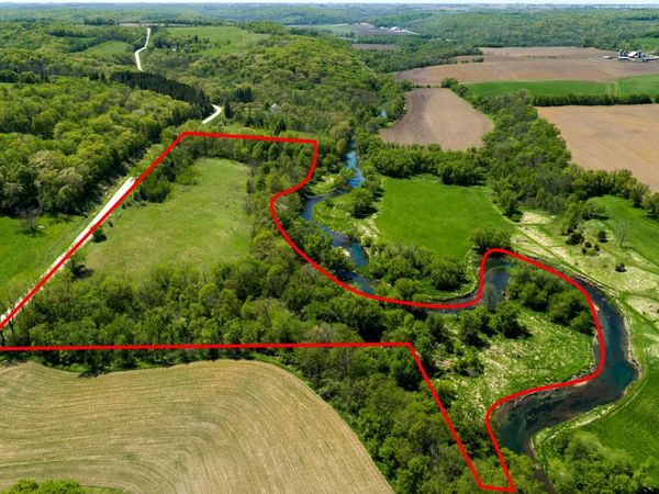 20XXX Deerkill Road , Preston, MN 55965