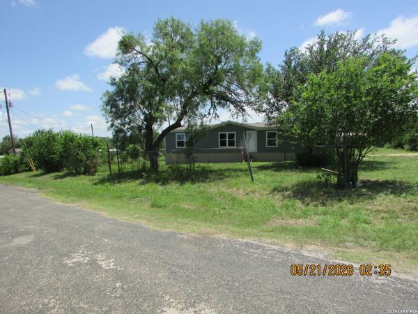 903 CR 561, Castroville, TX 78009
