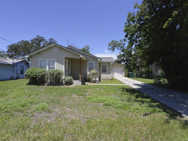 203 LEGION DR W, Converse, TX 78109