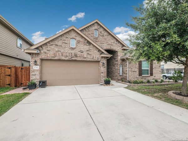 9743 COMMON LAW, Converse, TX 78109