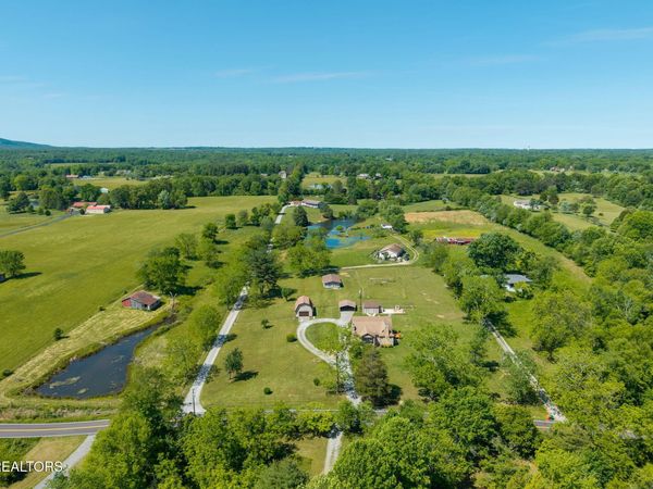 1805 Open Range Rd, Crossville, TN 38555