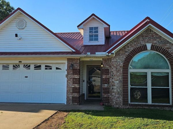 3913 Kingsberry Drive, Van Buren, AR 72956