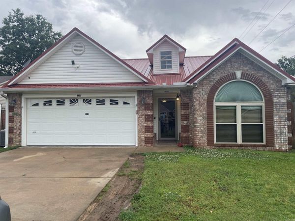 3913 Kingsberry Drive, Van Buren, AR 72956