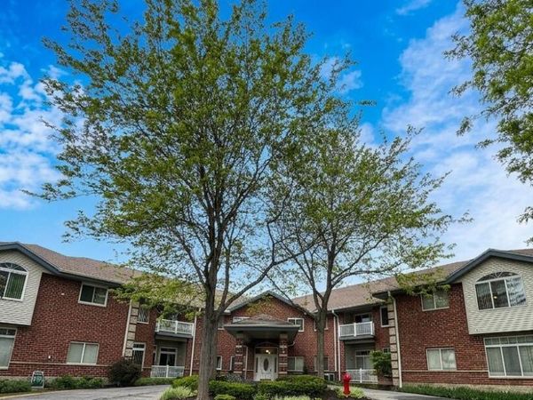 18125 W Wisconsin AVENUE, Unit 201, Brookfield, WI 53045