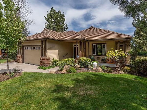 3106 NW Golf View Drive, Bend, OR 97703