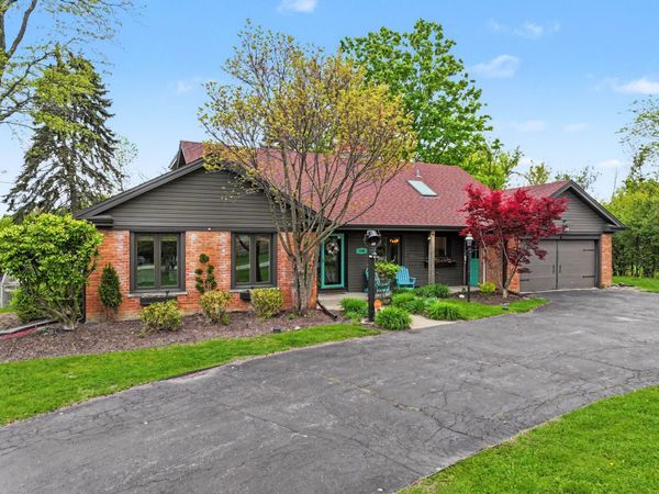 3300 Overland Pass , Northbrook, IL 60062